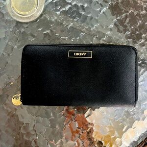 DKNY zip wallet
